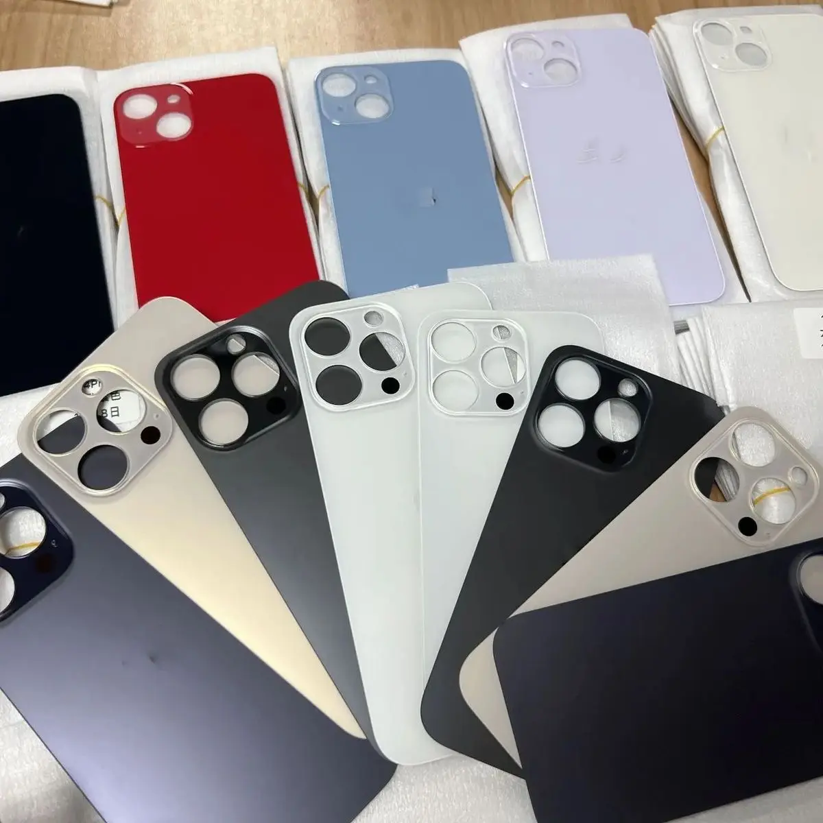 Coques arrière de différents modèles d’iPhone